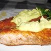 Salmón a la plancha con salsa de yogur